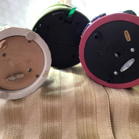 3 Vintage musical 🎶 snow globes Christmas Santa , Snowy House , German No Water - Picture 7 of 8